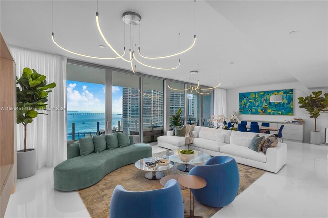 Foto del edificio - 300 Biscayne Boulevard Way