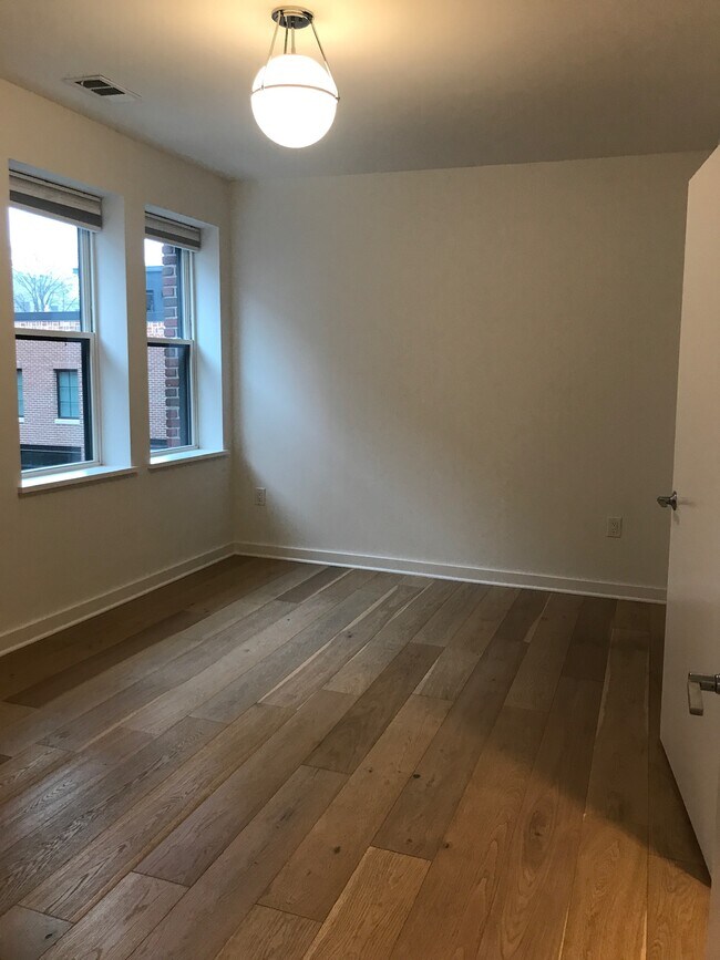 Foto del edificio - 129 W St NW