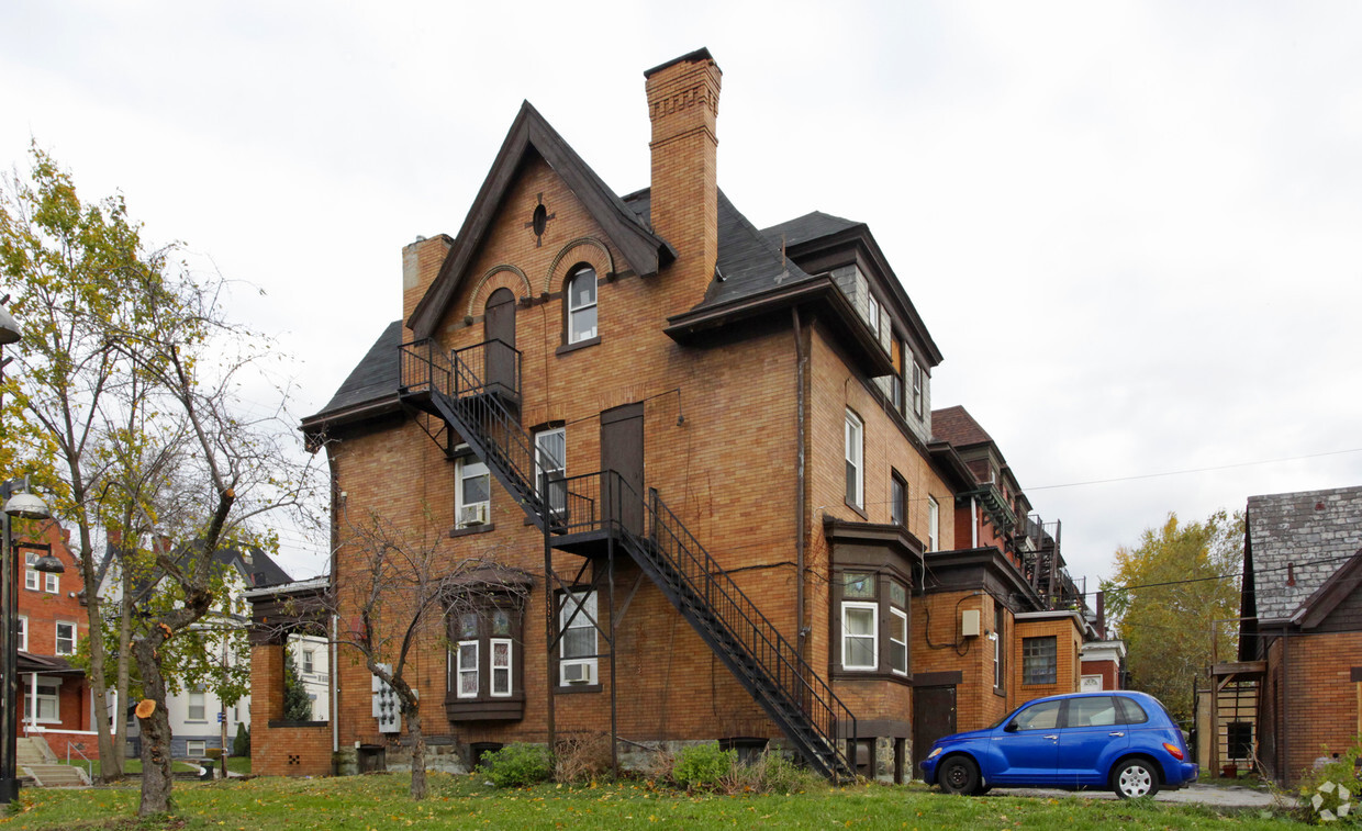 Building Photo - 371 S Negley Ave