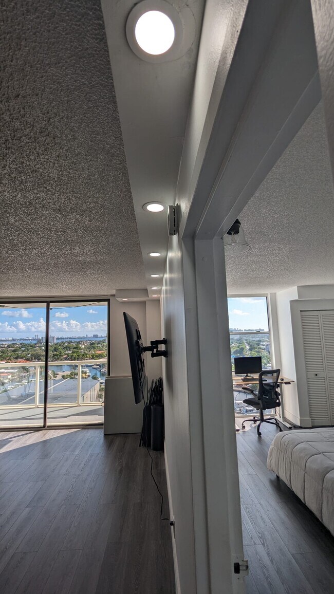 Foto del edificio - 13499 Biscayne Blvd