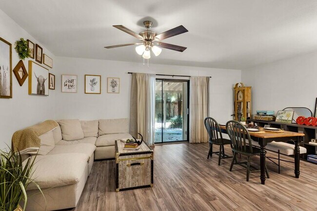 Foto del edificio - "Charming 2-Bed Townhouse in Fort Walton Beach"