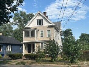 Building Photo - 9 N Elm St
