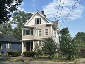 Building Photo - 9 N Elm St