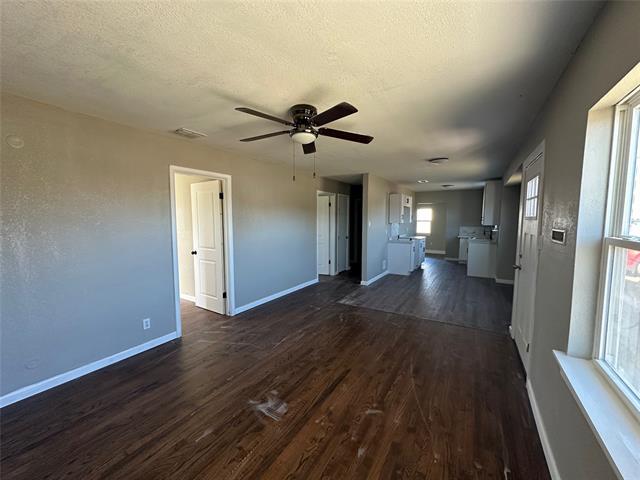Foto del edificio - 5154 E Berry St