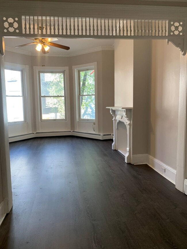 Building Photo - 4 Irving St