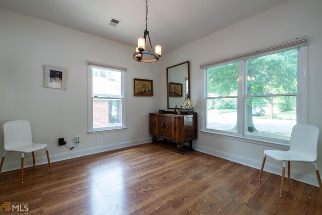 Foto del edificio - 868 York Ave SW