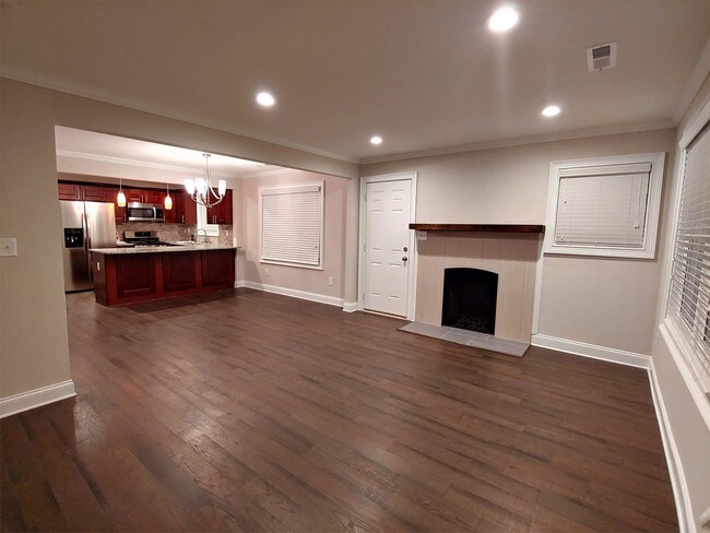 Building Photo - 2138 Delowe Dr