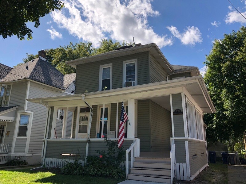 Primary Photo - 338 Moseley St