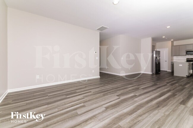 Building Photo - 559 Barnes Lndg Dr