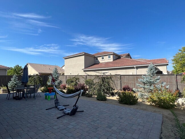 Foto del edificio - 7047 Woodward Rd