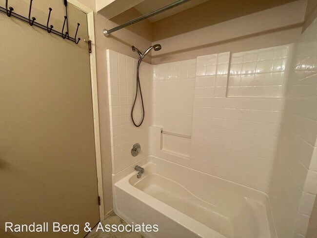 Foto del edificio - 2 br, 1 bath House - 4800 Fauntleroy Way S...