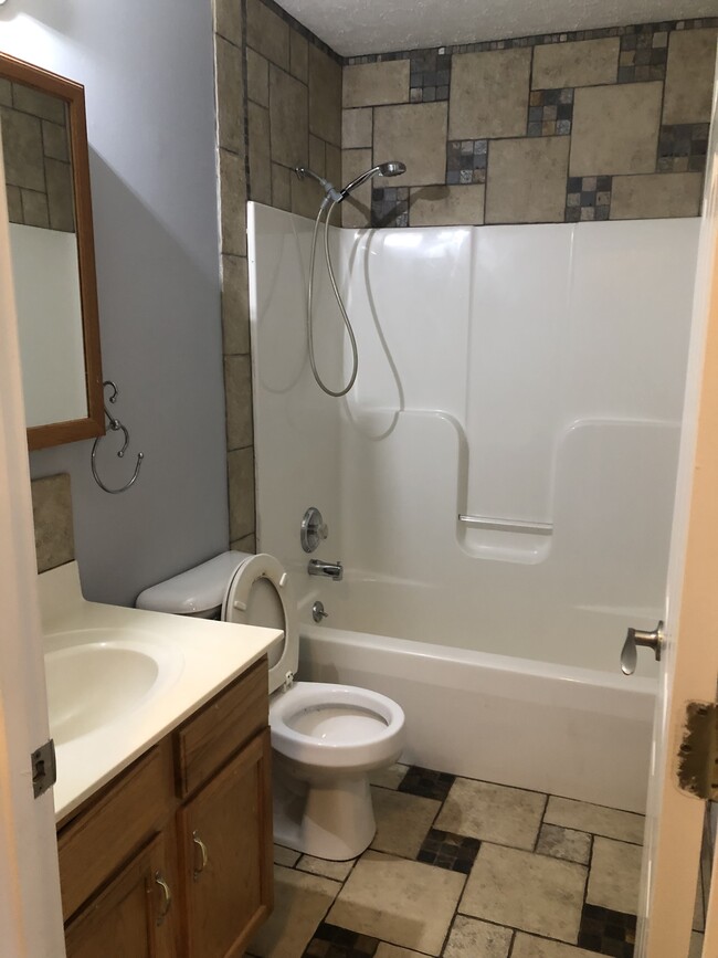 Building Photo - 730 Andra Dr