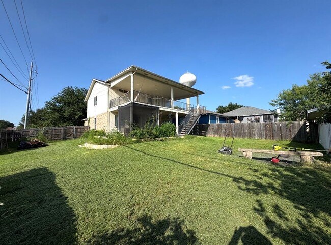Foto del edificio - 15101 Nuttall Dr