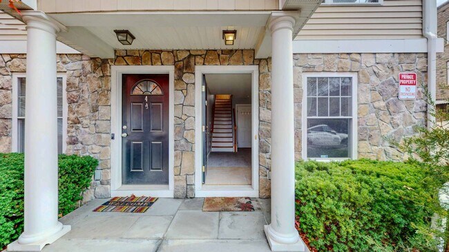 Building Photo - Spacious 2-Bedroom Townhouse with Loft – P...