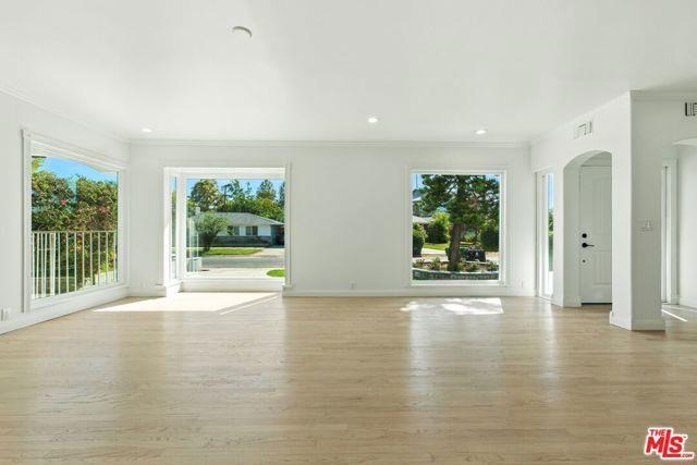 Building Photo - 4640 Laurelgrove Ave