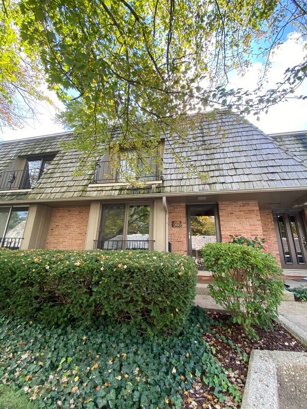 280 Kenston Ct, Geneva, IL 60134 Townhome Rentals in Geneva IL