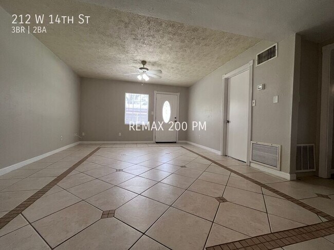 Photo - 212 W 14th St House