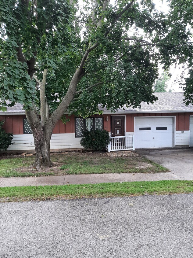 305 8th St Unit 1, Lowden, IA 52255 Apartments in Lowden, IA