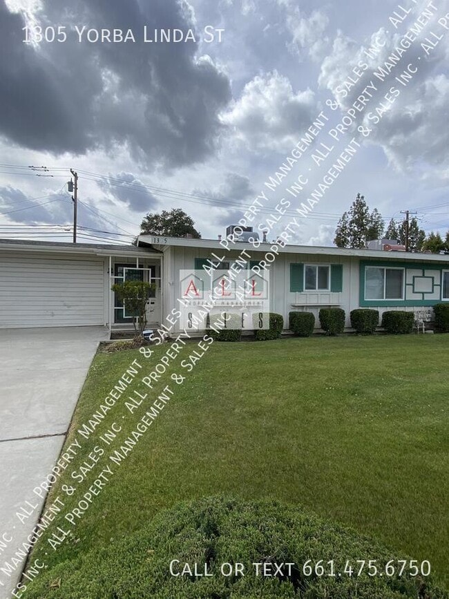 1305 Yorba Linda St
