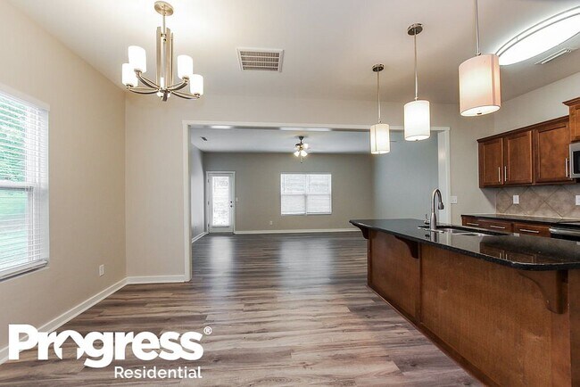 Building Photo - 1048 Joselynn Dr