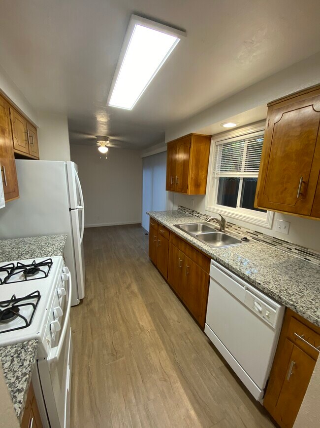 Foto del edificio - 1248 Piper Ln