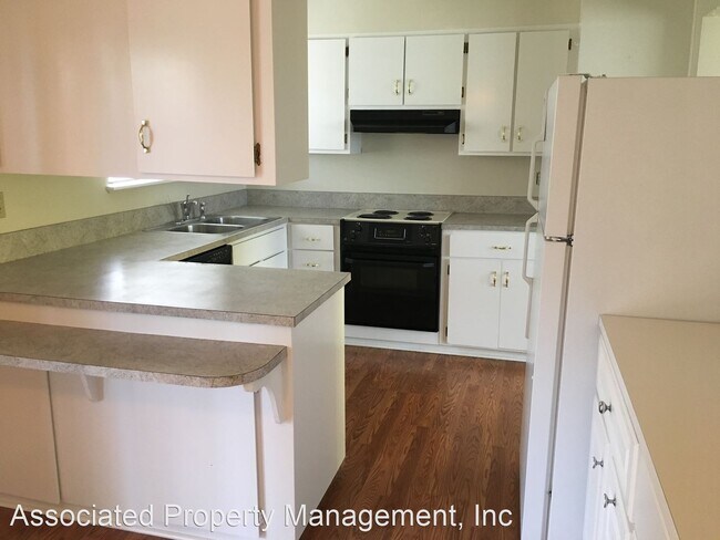 Building Photo - 3 br, 1.5 bath House - 23052 SW Main St