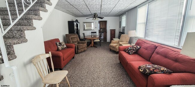 Foto del edificio - 568 N Trenton Ave