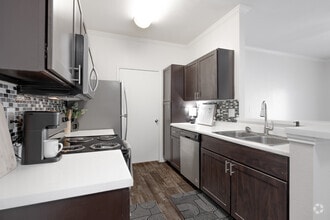 Interior Photo - River Oaks Villas Apartments