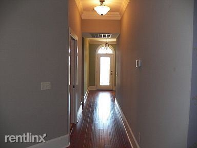 Building Photo - 6 br, 3 bath House - 221 Princeton Dr