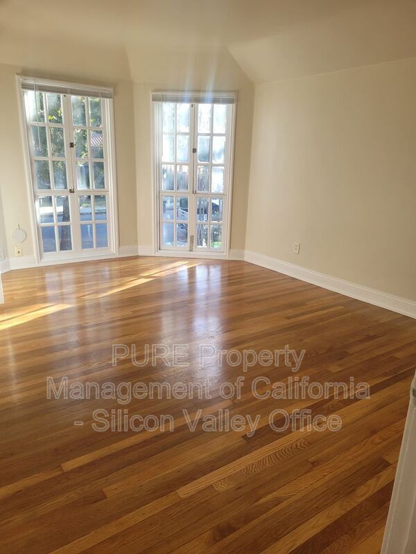 Building Photo - 659 S 15th St