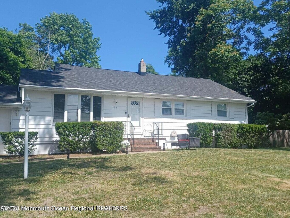 Foto principal - 189 Whalepond Rd
