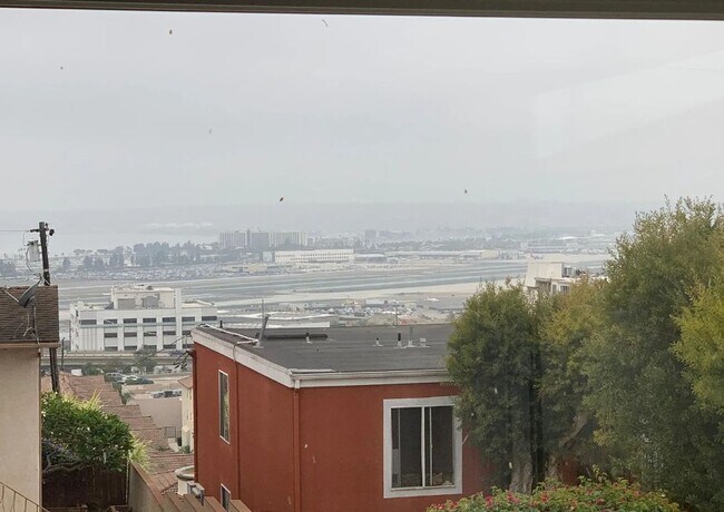 Foto del edificio - 3120-3126 Horton Ave