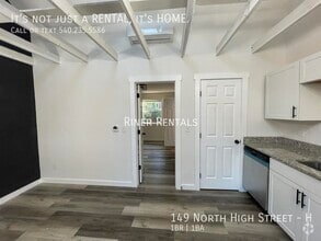 Building Photo - 149 N High St
