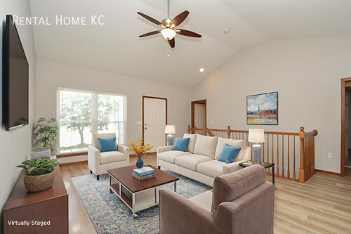 Foto del edificio - 23520 W 73rd Terrace