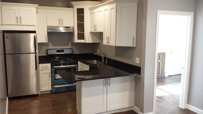2bed/1 bath in Allston - 2bed/1 bath in Allston House