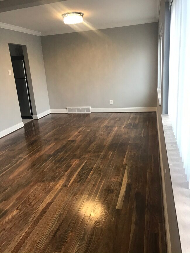 Foto del edificio - 7315 Balson Ave