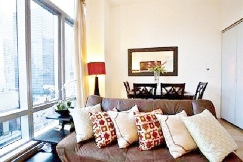 Foto del edificio - 18 W 48th St