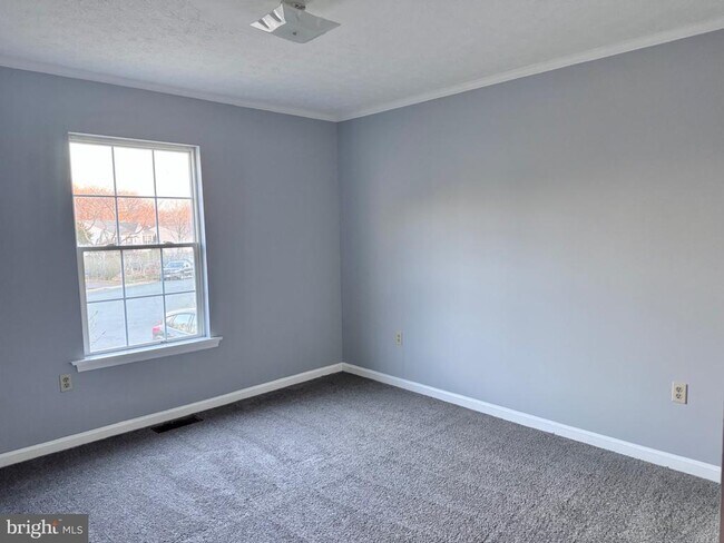 Foto del edificio - 121 Hampton Ct