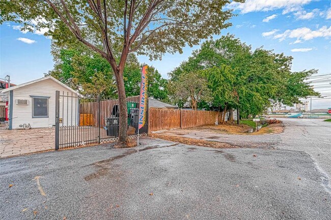 Building Photo - 4011 Artdale St