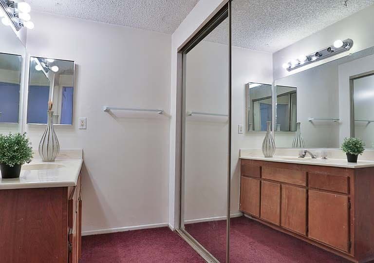 Primary Photo - "Charming 2-Bedroom Retreat with Spacious ...