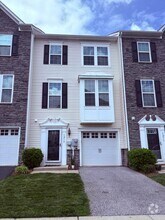 Building Photo - 1215 Rannoch Ln