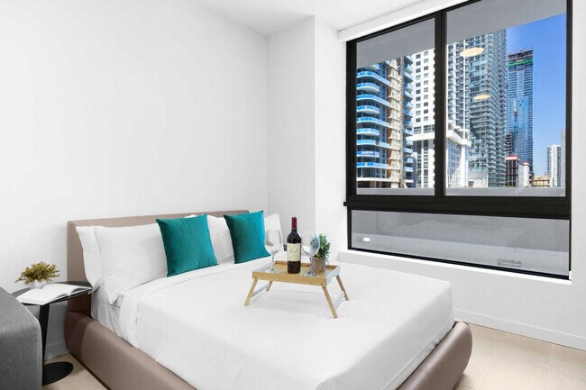 Building Photo - 501 NE 1st Ave