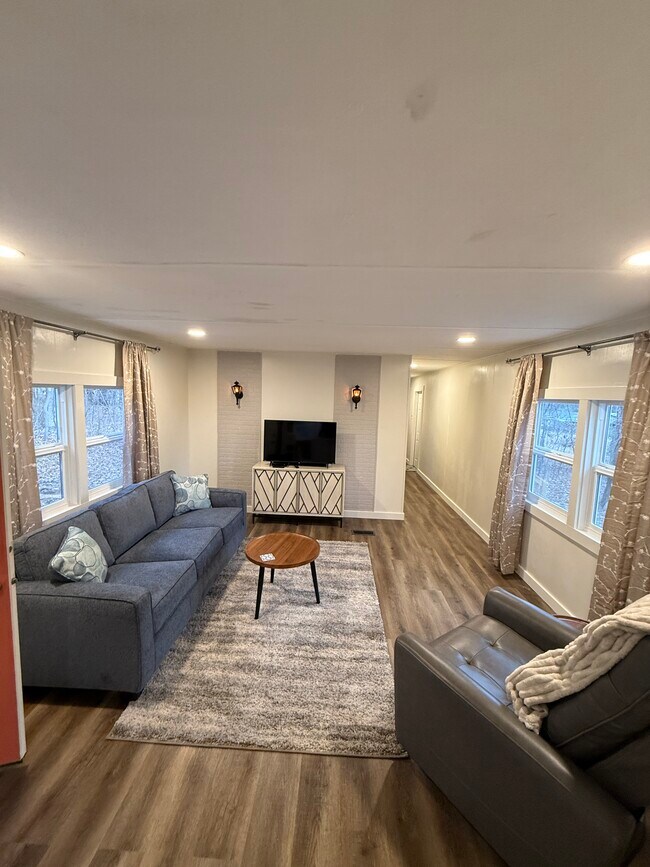 Foto del edificio - 7284 US-15