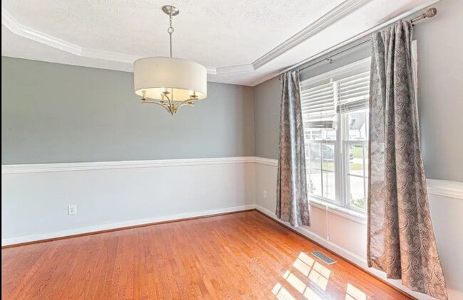 Formal Dining Room - 35 Wessex Ct