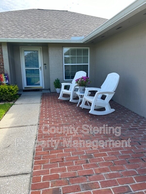 Building Photo - 404 N Sundance Dr