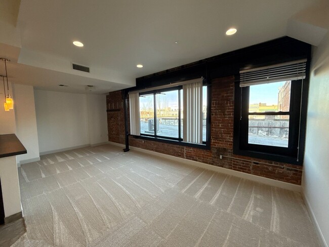 Foto del edificio - 160 Liberty St NE