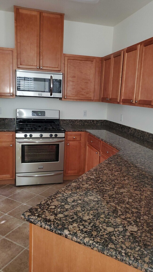 2480 Genova St Unit 7, West Sacramento, CA 95691 Condo for Rent in