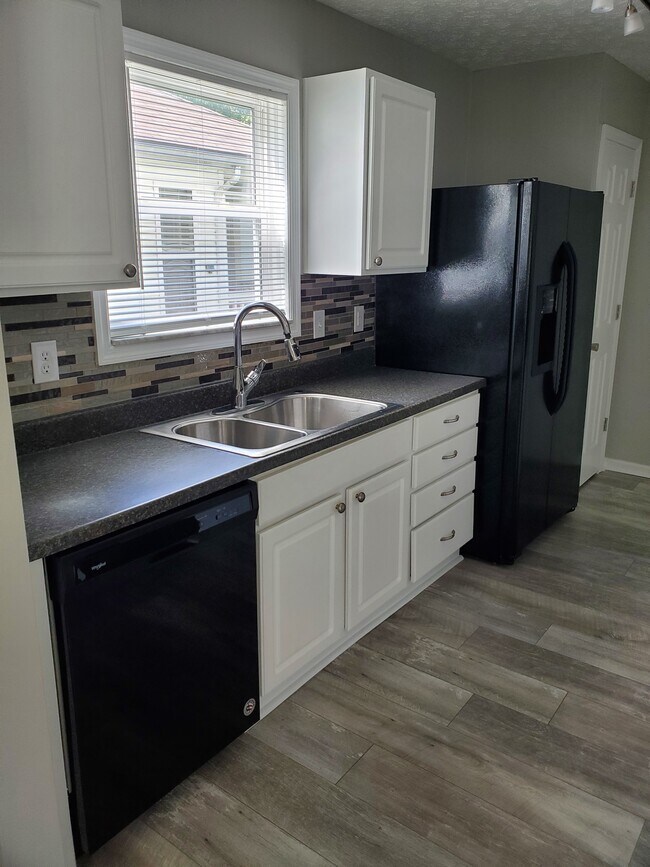 Building Photo - 2063 Prominence Dr