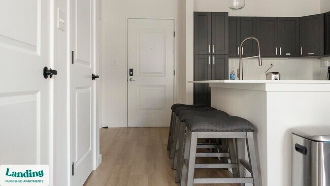 Foto del edificio - 650 N Main St