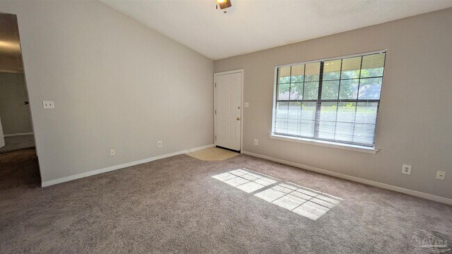 Foto del edificio - 9345 Chisholm Rd
